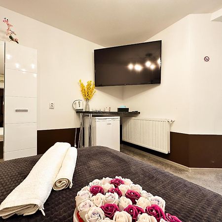 The Royal - Studio With Balcony & Panoramic View Craiova Buitenkant foto