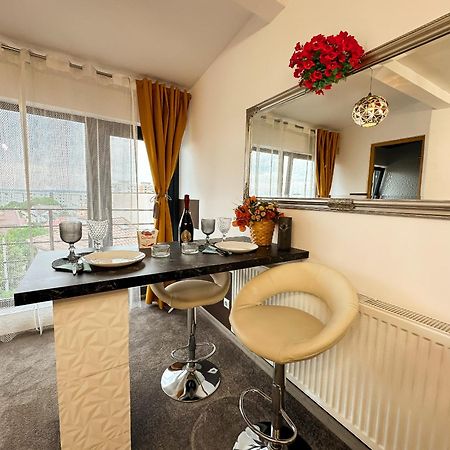 The Royal - Studio With Balcony & Panoramic View Craiova Buitenkant foto