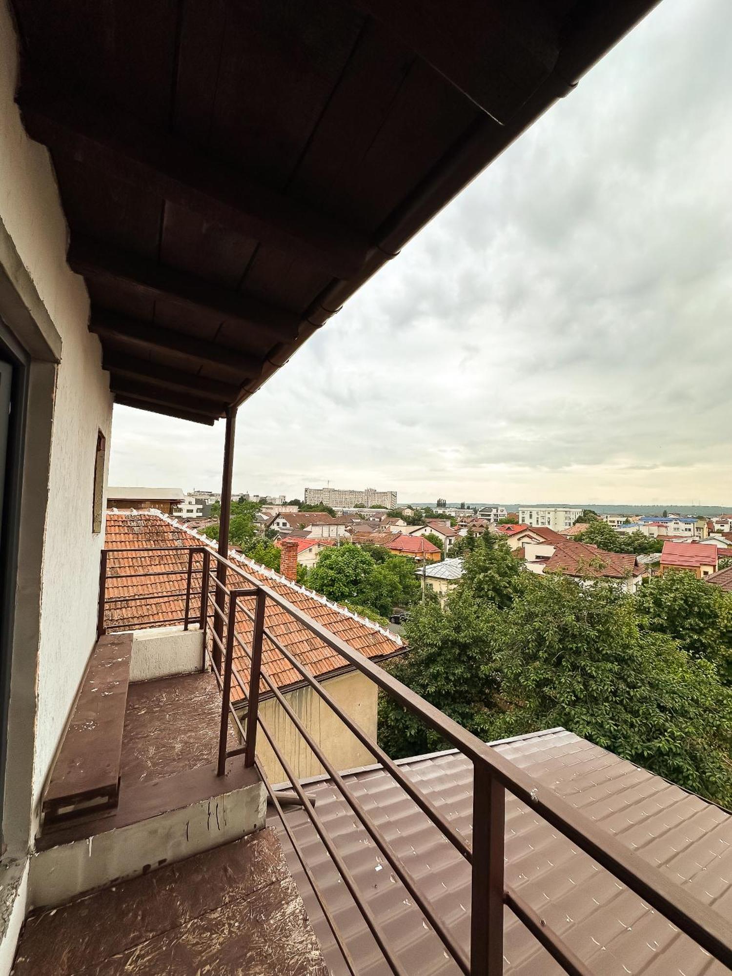 The Royal - Studio With Balcony & Panoramic View Craiova Buitenkant foto