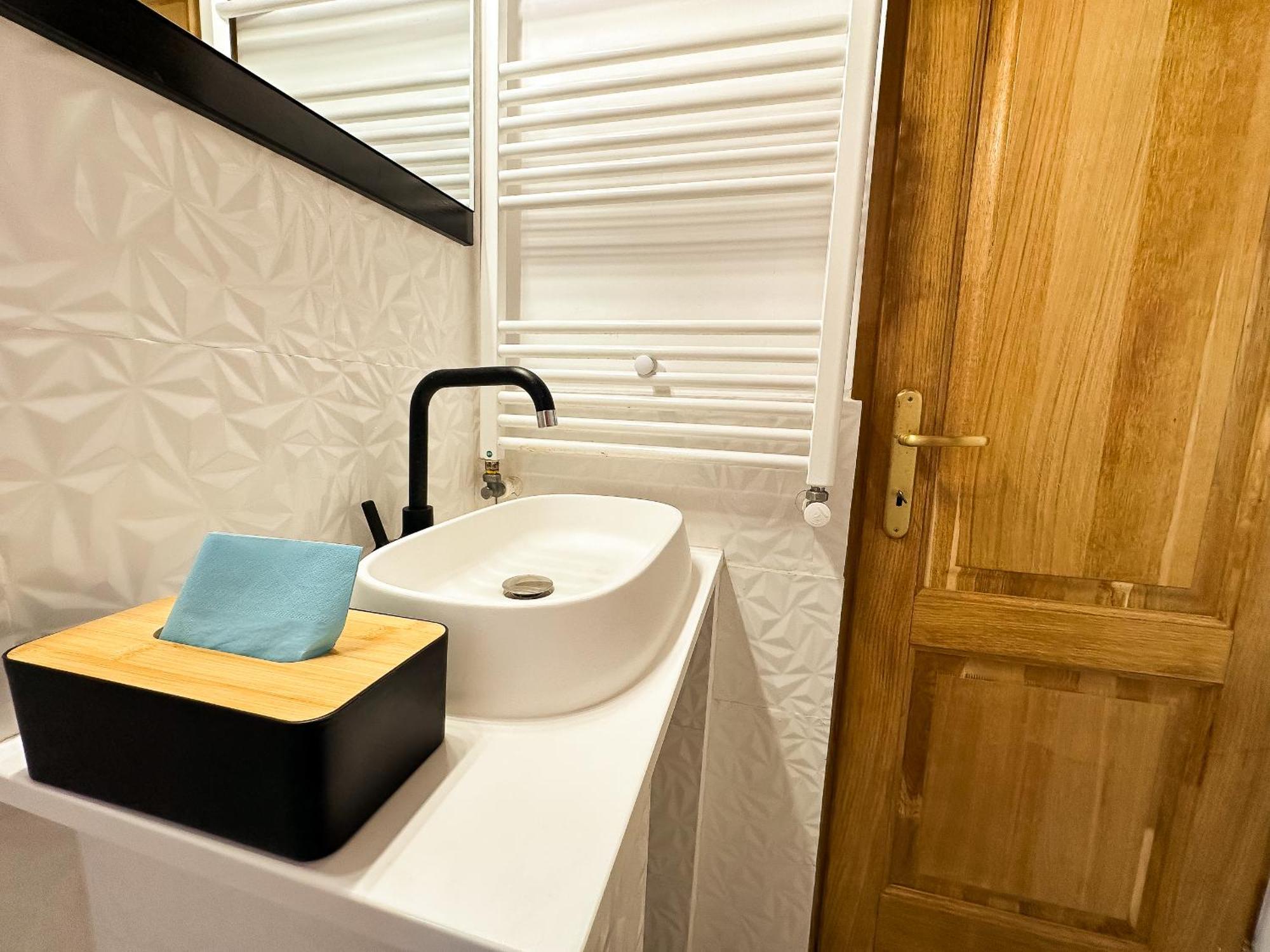 The Royal - Studio With Balcony & Panoramic View Craiova Buitenkant foto